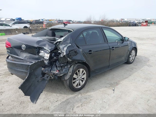 12574088 :رقم المزاد ، 3VWDA7AJ2FM341059 vin ، 2015 Volkswagen Jetta Tdi مزاد بيع