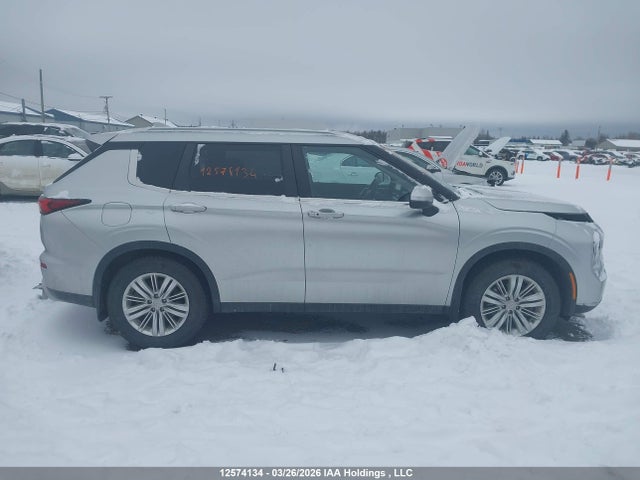 12574134 :رقم المزاد ، JA4J4UA86NZ608171 vin ، 2022 Mitsubishi Outlander Le/le Premium/se/sel مزاد بيع