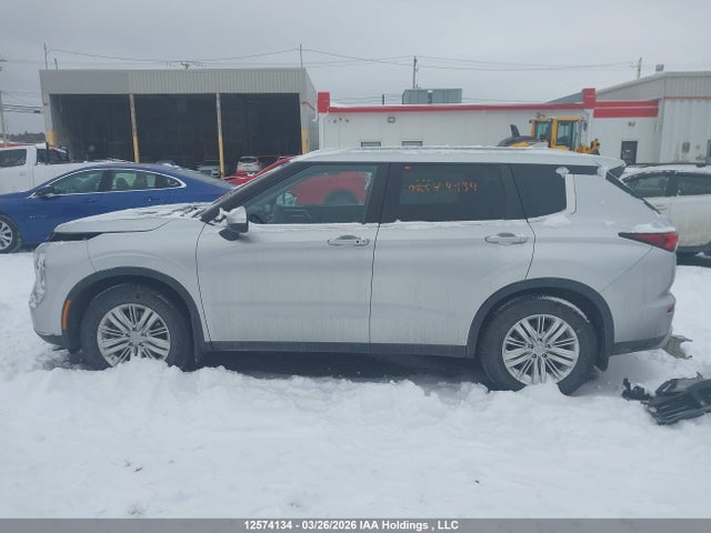 12574134 :رقم المزاد ، JA4J4UA86NZ608171 vin ، 2022 Mitsubishi Outlander Le/le Premium/se/sel مزاد بيع