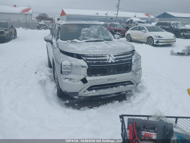 12574134 :رقم المزاد ، JA4J4UA86NZ608171 vin ، 2022 Mitsubishi Outlander Le/le Premium/se/sel مزاد بيع