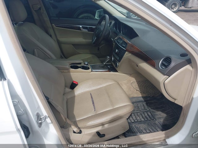 12574139 :رقم المزاد ، WDDGF8AB0EA964276 vin ، 2014 Mercedes-benz C 300 4matic مزاد بيع