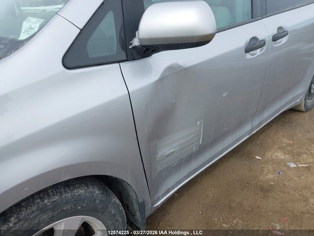 Aukcja sprzedaży 2017 Toyota Sienna 7 Passenger, vin: 5TDZZ3DC9HS831413, numer aukcji: 12574225
