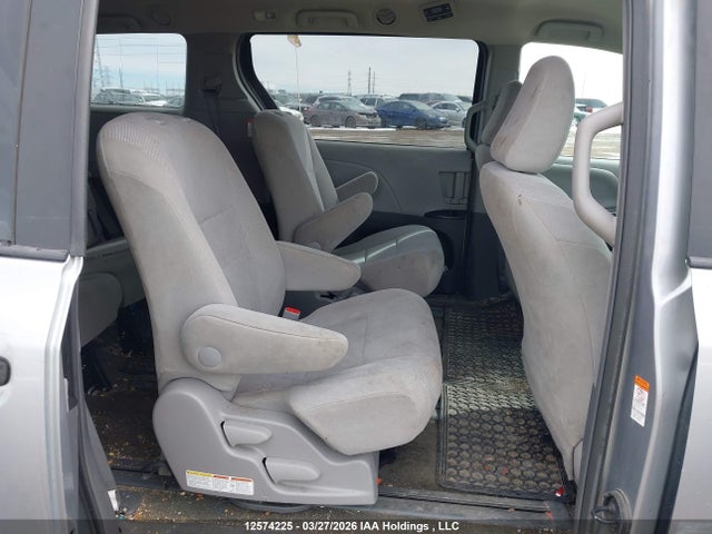 Aukcja sprzedaży 2017 Toyota Sienna 7 Passenger, vin: 5TDZZ3DC9HS831413, numer aukcji: 12574225