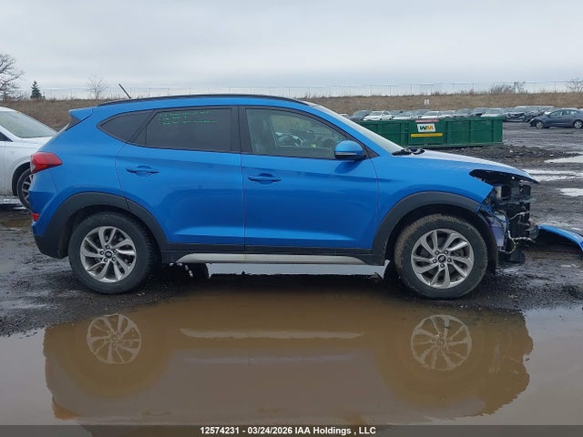 KM8J3CA45HU251594 Hyundai TUCSON SE