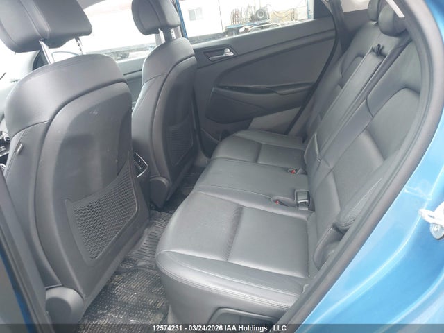 KM8J3CA45HU251594 Hyundai TUCSON SE