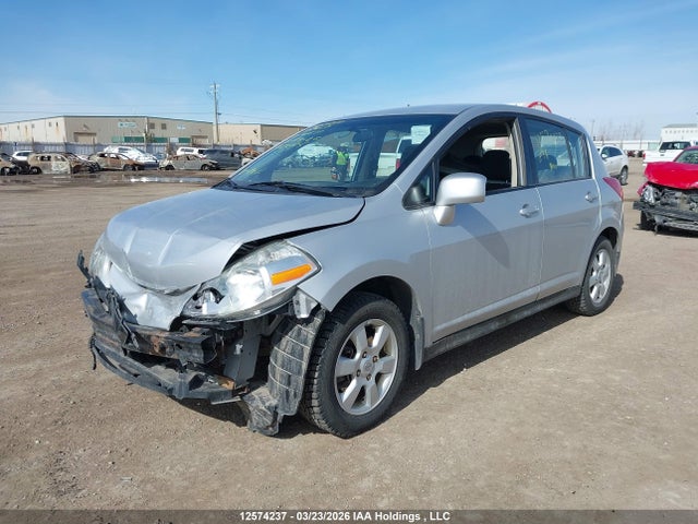 2010 Nissan Versa 1.8s მანქანა იყიდება აუქციონზე, vin: 3N1BC1CP3AL389173, აუქციონის ნომერი: 12574237