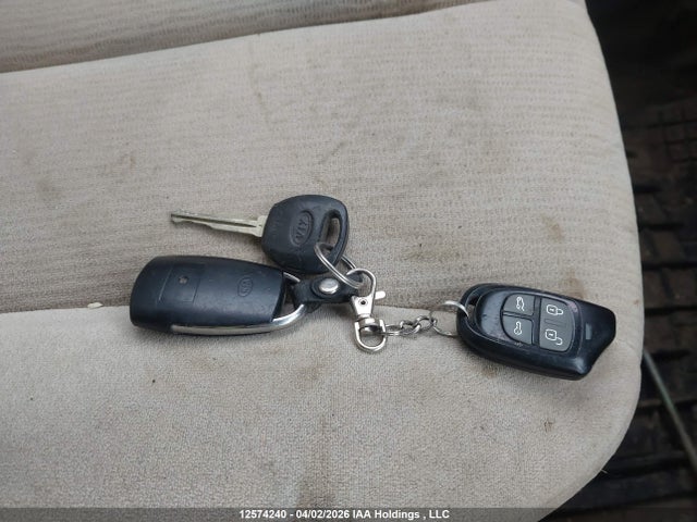 Продажа на аукционе авто 2006 Kia Sedona Ex/lx, vin: KNDMB233166073011, номер лота: 12574240