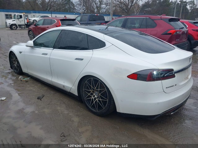 12574243 :رقم المزاد ، 5YJSA1H26FFP77312 vin ، 2015 Tesla Model S 85d مزاد بيع
