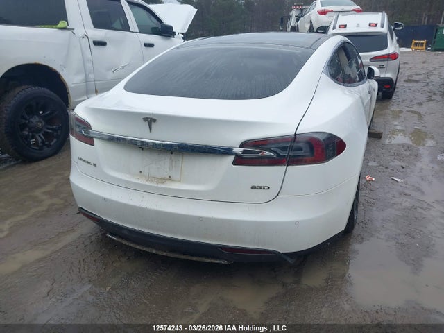 12574243 :رقم المزاد ، 5YJSA1H26FFP77312 vin ، 2015 Tesla Model S 85d مزاد بيع