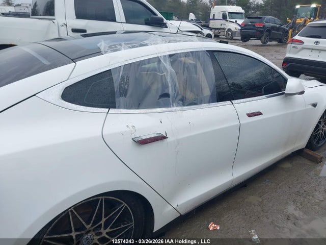 12574243 :رقم المزاد ، 5YJSA1H26FFP77312 vin ، 2015 Tesla Model S 85d مزاد بيع