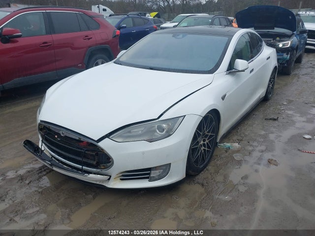 12574243 :رقم المزاد ، 5YJSA1H26FFP77312 vin ، 2015 Tesla Model S 85d مزاد بيع