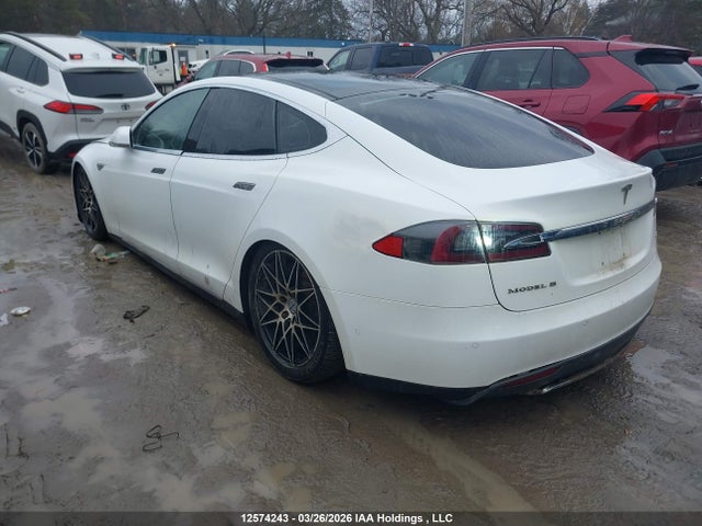12574243 :رقم المزاد ، 5YJSA1H26FFP77312 vin ، 2015 Tesla Model S 85d مزاد بيع
