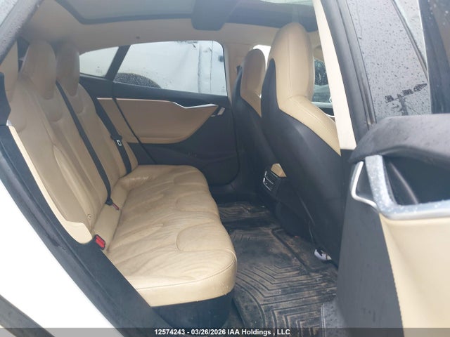 12574243 :رقم المزاد ، 5YJSA1H26FFP77312 vin ، 2015 Tesla Model S 85d مزاد بيع