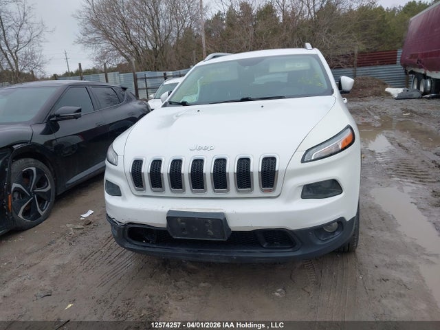 12574257 :رقم المزاد ، 1C4PJMCS3HW627963 vin ، 2017 Jeep Cherokee Latitude مزاد بيع