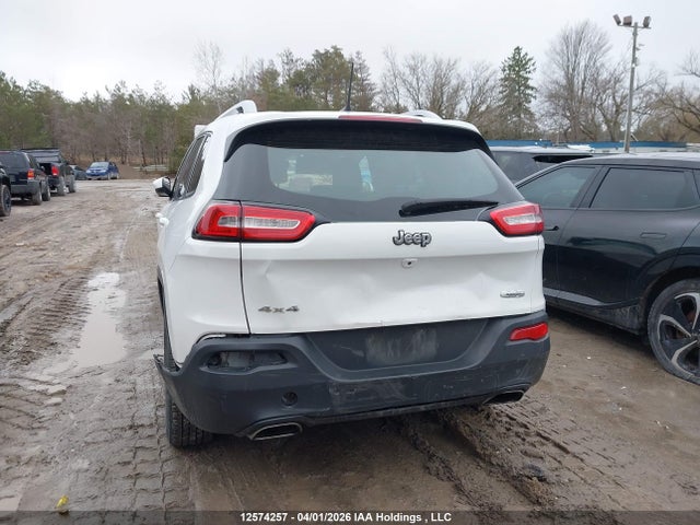 12574257 :رقم المزاد ، 1C4PJMCS3HW627963 vin ، 2017 Jeep Cherokee Latitude مزاد بيع
