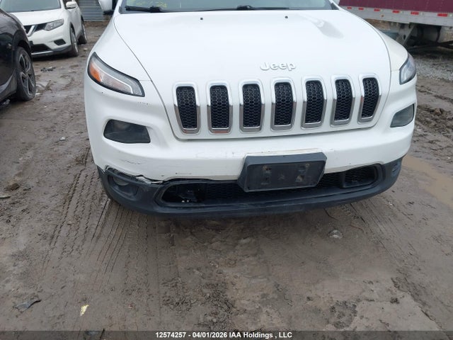 12574257 :رقم المزاد ، 1C4PJMCS3HW627963 vin ، 2017 Jeep Cherokee Latitude مزاد بيع