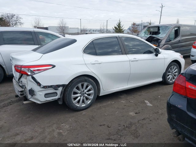 2019 Toyota Camry Le მანქანა იყიდება აუქციონზე, vin: 4T1B11HK8KU780242, აუქციონის ნომერი: 12574321