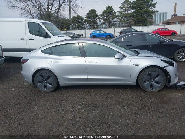12574402 :رقم المزاد ، 5YJ3E1EA9JF027531 vin ، 2018 Tesla Model 3 Long Range/mid Range مزاد بيع