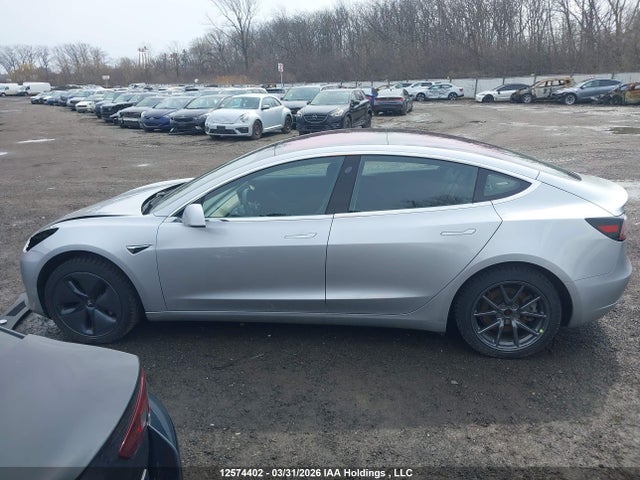 12574402 :رقم المزاد ، 5YJ3E1EA9JF027531 vin ، 2018 Tesla Model 3 Long Range/mid Range مزاد بيع