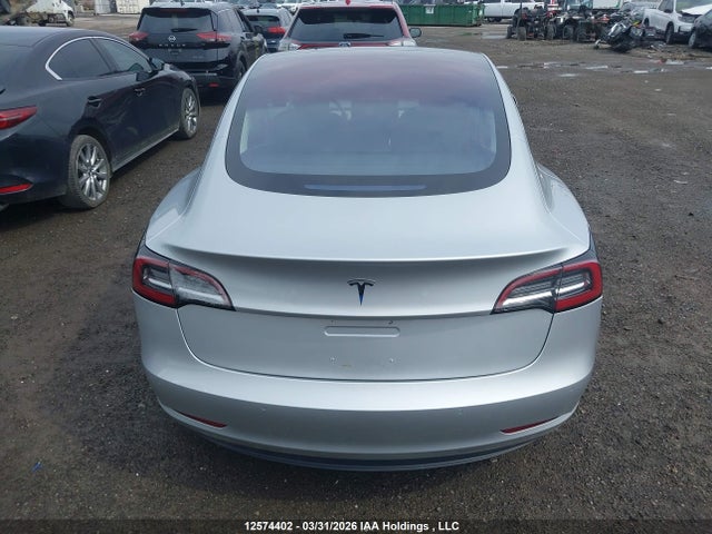 12574402 :رقم المزاد ، 5YJ3E1EA9JF027531 vin ، 2018 Tesla Model 3 Long Range/mid Range مزاد بيع