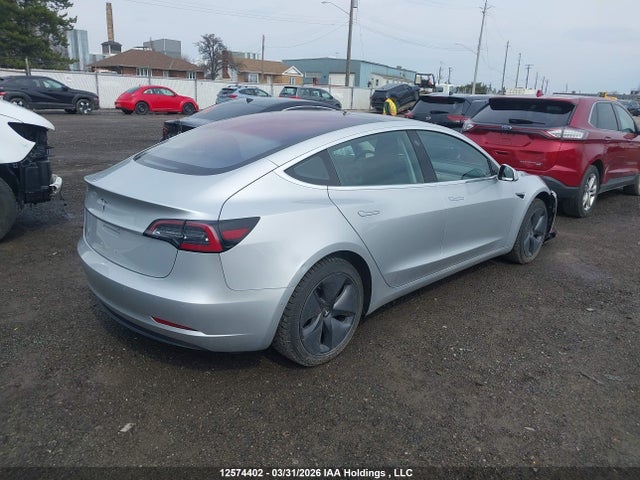 12574402 :رقم المزاد ، 5YJ3E1EA9JF027531 vin ، 2018 Tesla Model 3 Long Range/mid Range مزاد بيع