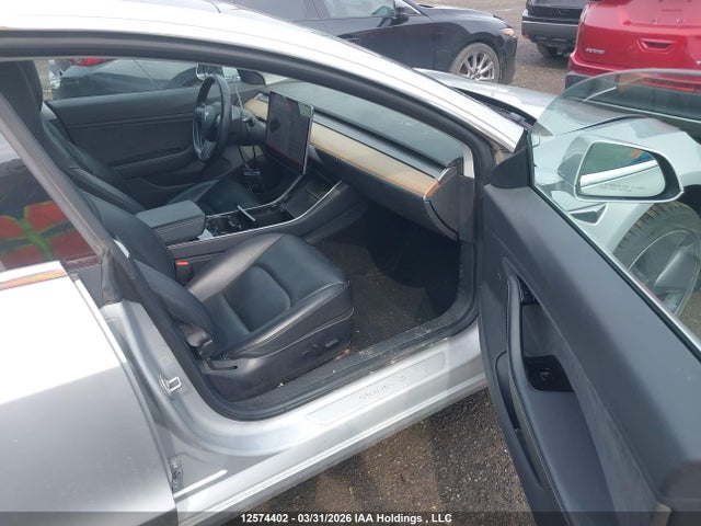 12574402 :رقم المزاد ، 5YJ3E1EA9JF027531 vin ، 2018 Tesla Model 3 Long Range/mid Range مزاد بيع