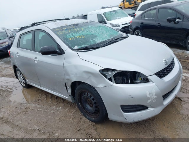 12574417 :رقم المزاد ، 2T1KU4EE6AC211753 vin ، 2010 Toyota Matrix مزاد بيع