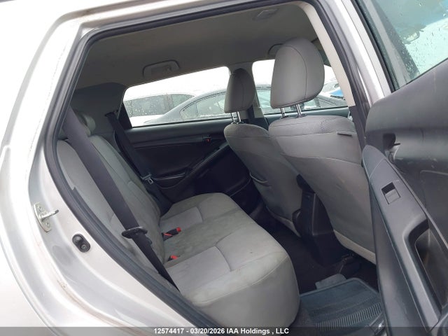 12574417 :رقم المزاد ، 2T1KU4EE6AC211753 vin ، 2010 Toyota Matrix مزاد بيع