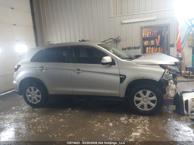 JA4AJUAU7PU601123 Mitsubishi RVR ES