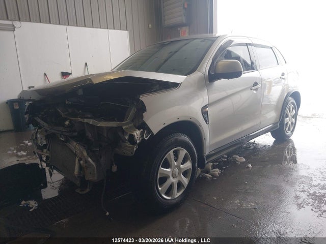 JA4AJUAU7PU601123 Mitsubishi RVR ES