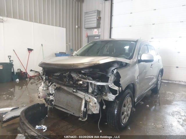 JA4AJUAU7PU601123 Mitsubishi RVR ES