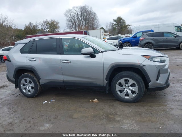 12574438 :رقم المزاد ، 2T3B1RFV2NC302388 vin ، 2022 Toyota Rav4 Le مزاد بيع