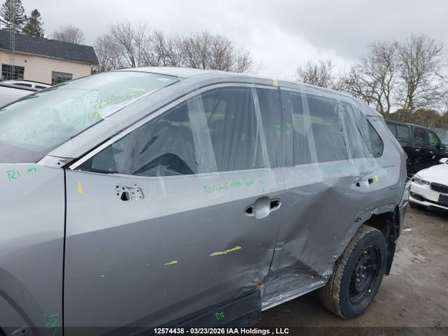 12574438 :رقم المزاد ، 2T3B1RFV2NC302388 vin ، 2022 Toyota Rav4 Le مزاد بيع