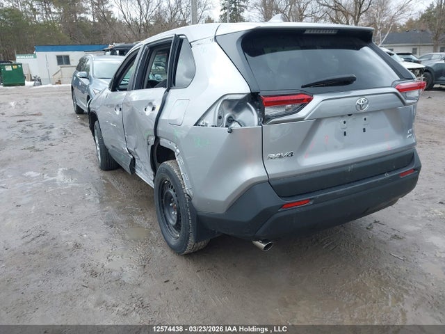 12574438 :رقم المزاد ، 2T3B1RFV2NC302388 vin ، 2022 Toyota Rav4 Le مزاد بيع