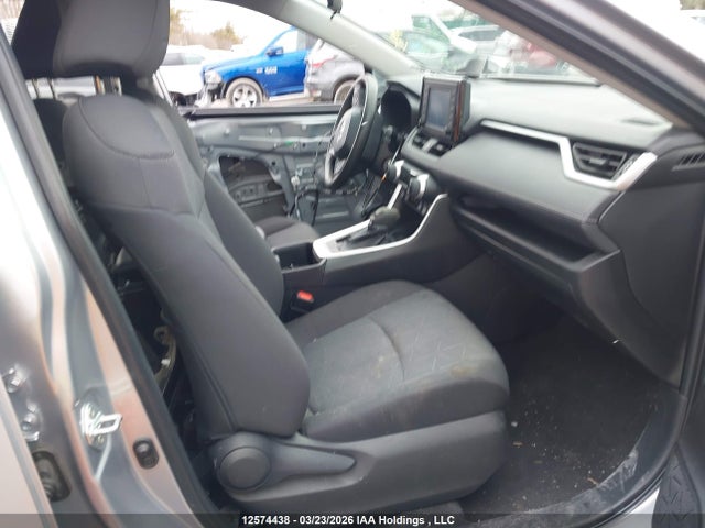 12574438 :رقم المزاد ، 2T3B1RFV2NC302388 vin ، 2022 Toyota Rav4 Le مزاد بيع