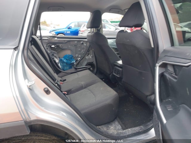 12574438 :رقم المزاد ، 2T3B1RFV2NC302388 vin ، 2022 Toyota Rav4 Le مزاد بيع