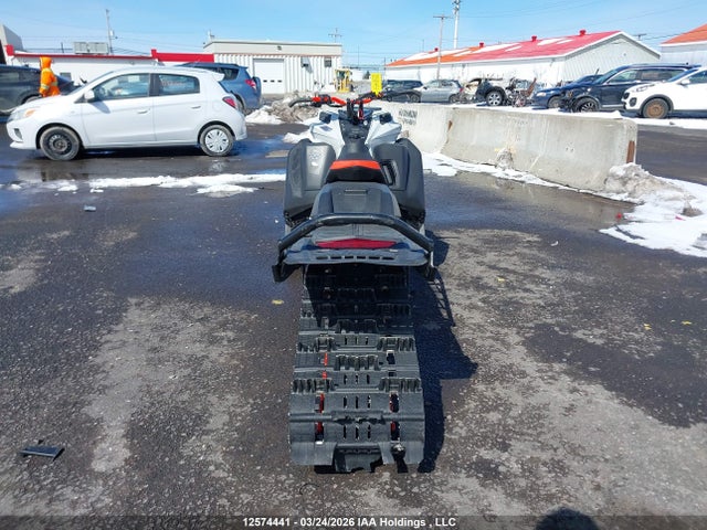 2BPSTGME8MV000040 Skidoo Skidoo