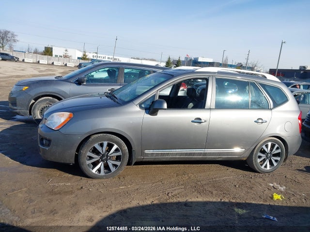 12574485 :رقم المزاد ، KNAHH8C81B7348599 vin ، 2011 Kia Rondo مزاد بيع