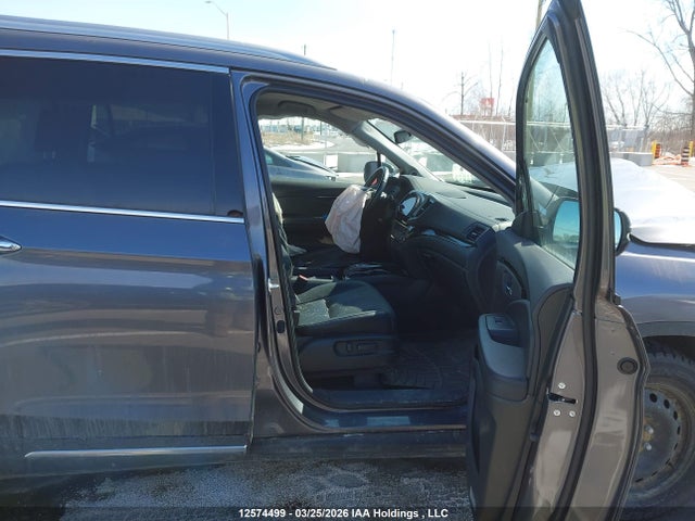 Продажа на аукционе авто 2022 Honda Pilot Touring 8p, vin: 5FNYF6H92NB504503, номер лота: 12574499