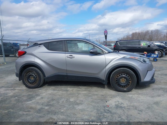 2019 Toyota C-hr Xle/le/limited მანქანა იყიდება აუქციონზე, vin: NMTKHMBX3KR065667, აუქციონის ნომერი: 12574526