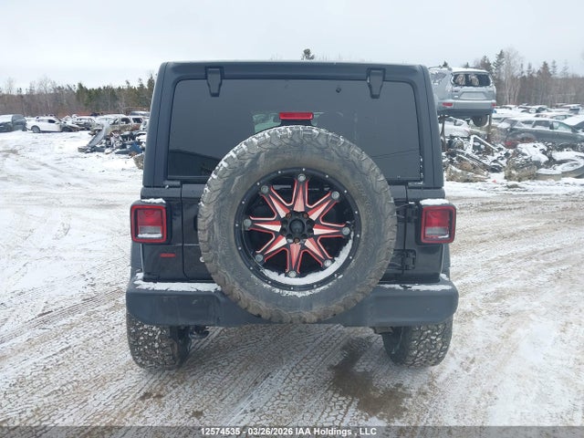 1C4HJXDG8KW663493 Jeep Wrangler Unlimited Sport