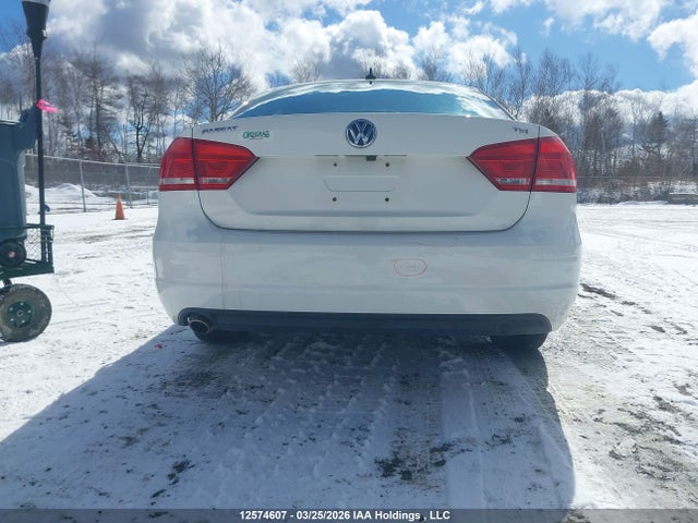 Продажа на аукционе авто 2015 Volkswagen Passat 1.8 Tsi Comfortline, vin: 1VWBS7A30FC092803, номер лота: 12574607