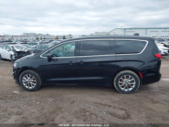 Продажа на аукционе авто 2023 Chrysler Pacifica Touring L, vin: 2C4RC3BG6PR563015, номер лота: 12574639