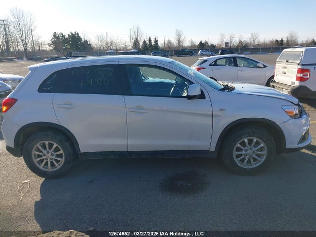 JA4AH3AU5GZ611920 Mitsubishi Rvr Se/es