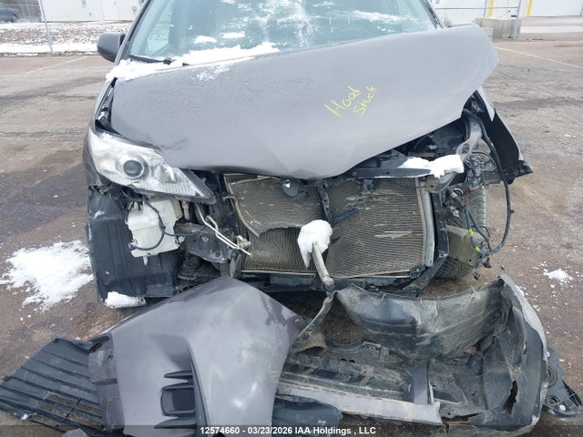 Auction sale of the 2019 Toyota Sienna Le 8-passenger, vin: 5TDKZ3DC4KS019977, lot number: 12574660