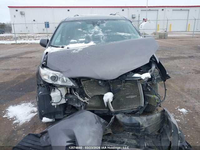 Auction sale of the 2019 Toyota Sienna Le 8-passenger, vin: 5TDKZ3DC4KS019977, lot number: 12574660
