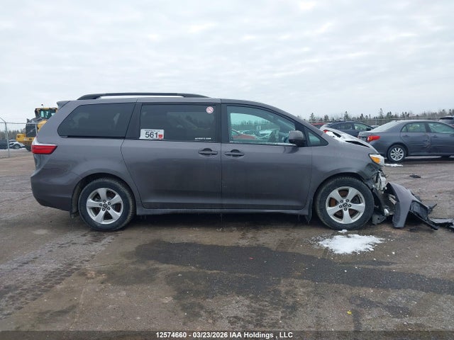 Auction sale of the 2019 Toyota Sienna Le 8-passenger, vin: 5TDKZ3DC4KS019977, lot number: 12574660