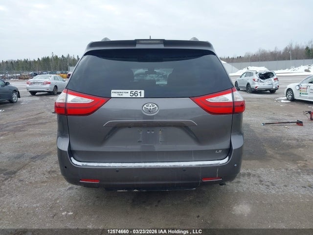 Auction sale of the 2019 Toyota Sienna Le 8-passenger, vin: 5TDKZ3DC4KS019977, lot number: 12574660