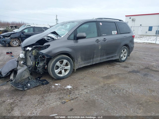 Auction sale of the 2019 Toyota Sienna Le 8-passenger, vin: 5TDKZ3DC4KS019977, lot number: 12574660
