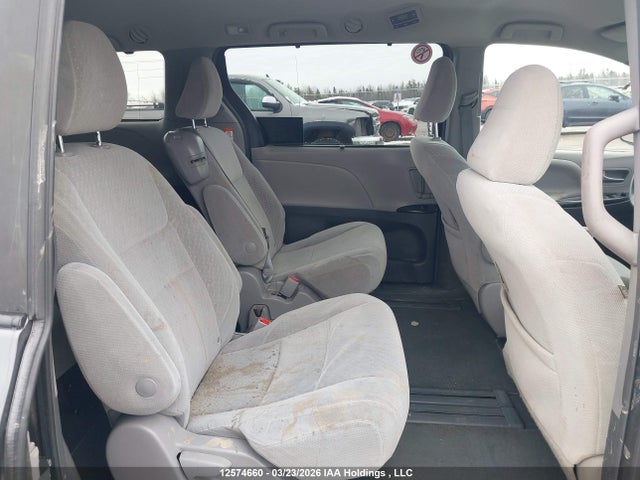 Auction sale of the 2019 Toyota Sienna Le 8-passenger, vin: 5TDKZ3DC4KS019977, lot number: 12574660